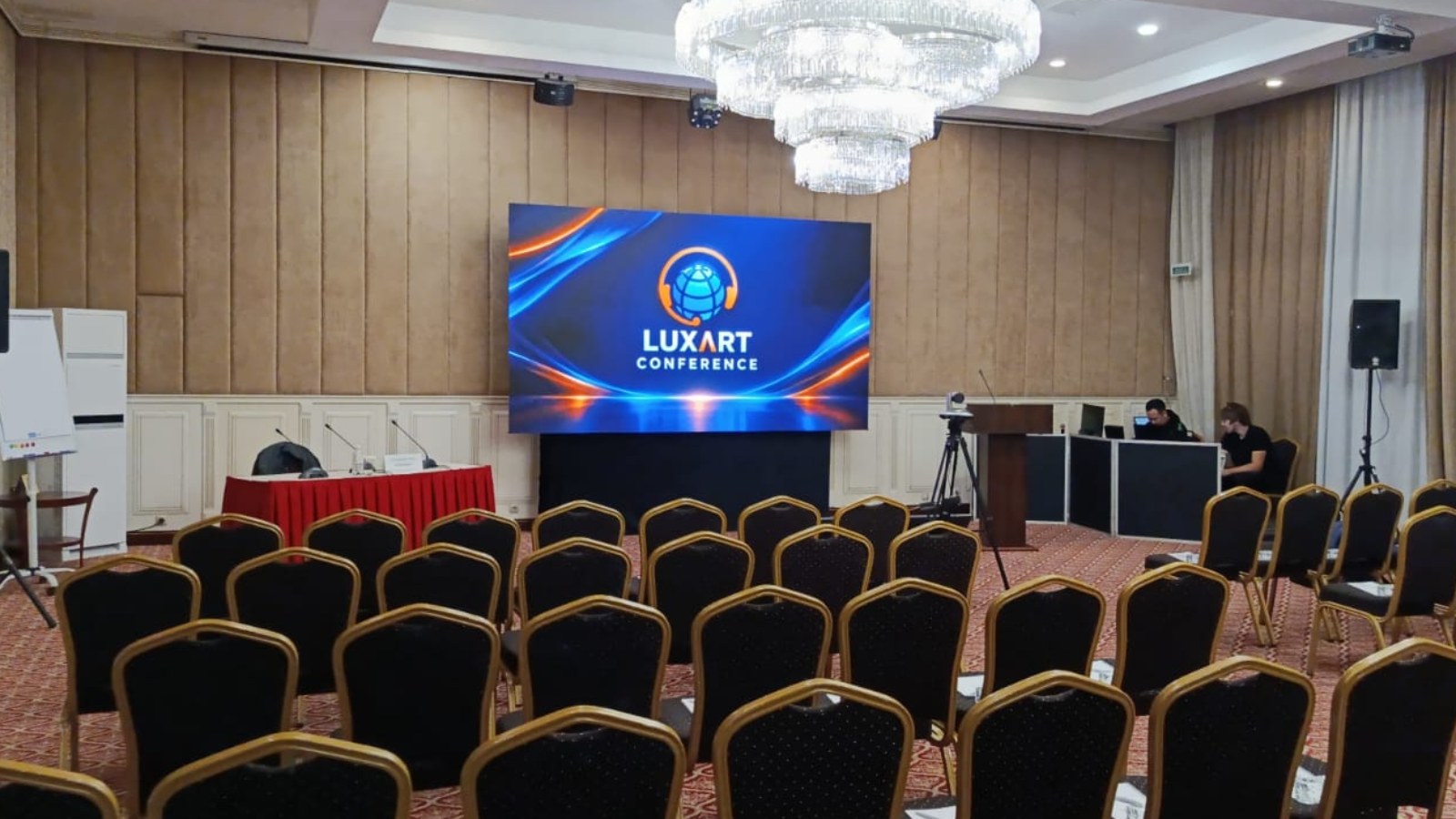 Аренда LED-экрана Dicolor D-261V2 (P2,6) - 2 на 3,5 метра, Ramada by Wyndham Almaty